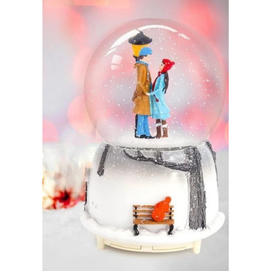 El Ele Tutuşan Aşıklar Işıklı Müzikli Kar Küresi (Büyük Boy)