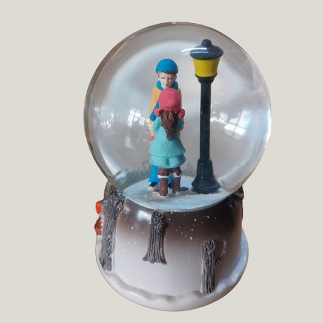 Aşk Seninle Güzel Işıklı Müzikli Kar Küresi (Orta Boy)