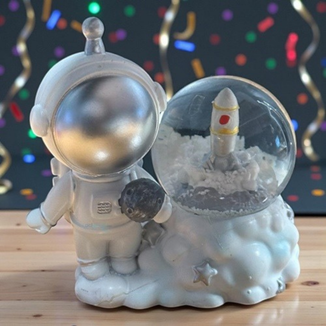 Astronot Biblolu Işıklı Müzikli Kar Küresi (Orta Boy)