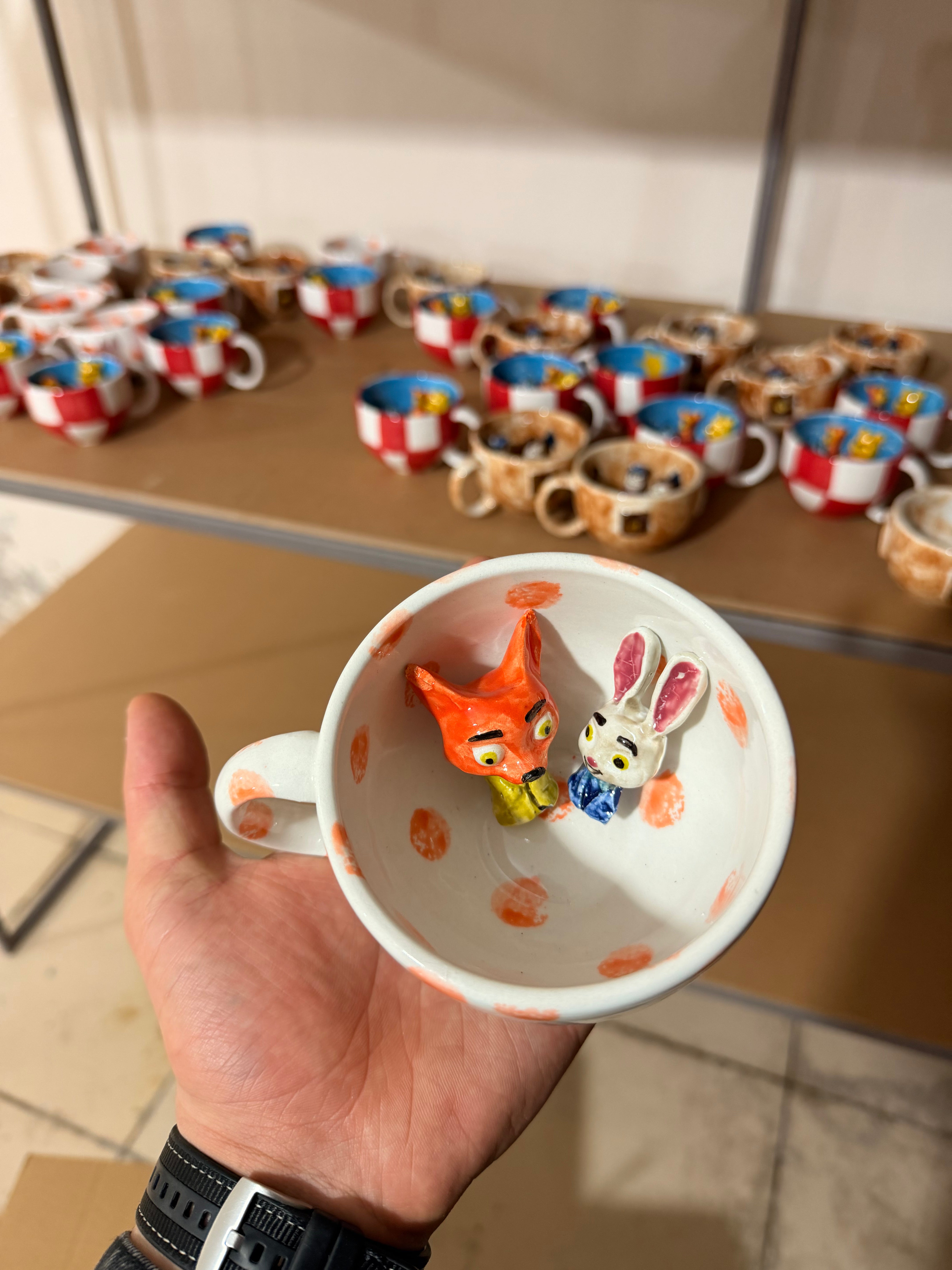 El yapımı seramik kupa